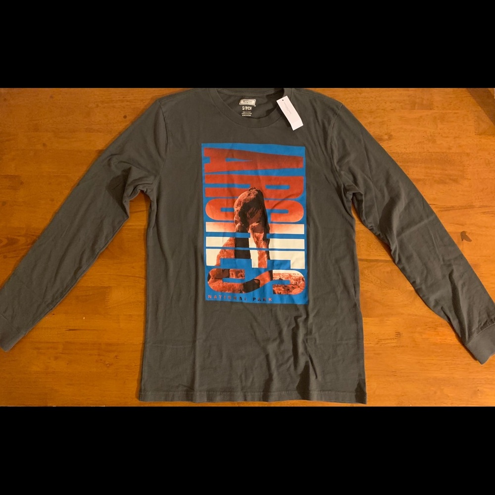NWT Men’s American Eagle Long Sleeve T